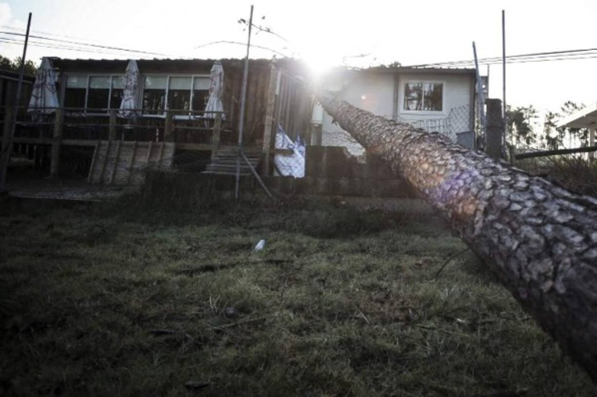 Tras azotar Portugal, Leslie llegó esta madrugada a España con fuertes vientos y lluvias.