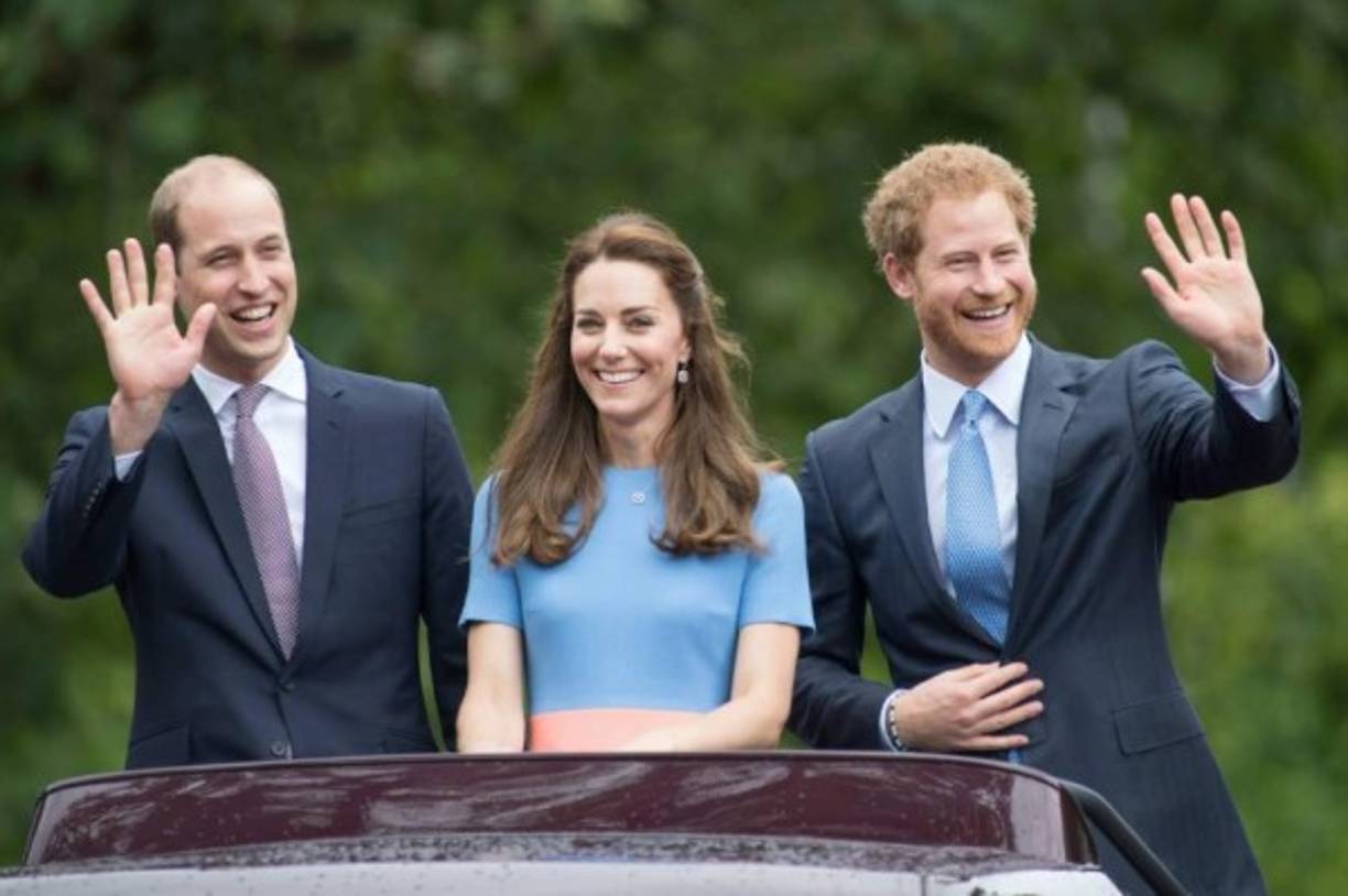 Además de robar la atención de los medios, el anuncio fue un duro golpe para Kate, quien ha sido muy cercana a Harry. No por nada éste siempre dijo que su cuñada era como la hermana que nunca tuvo.