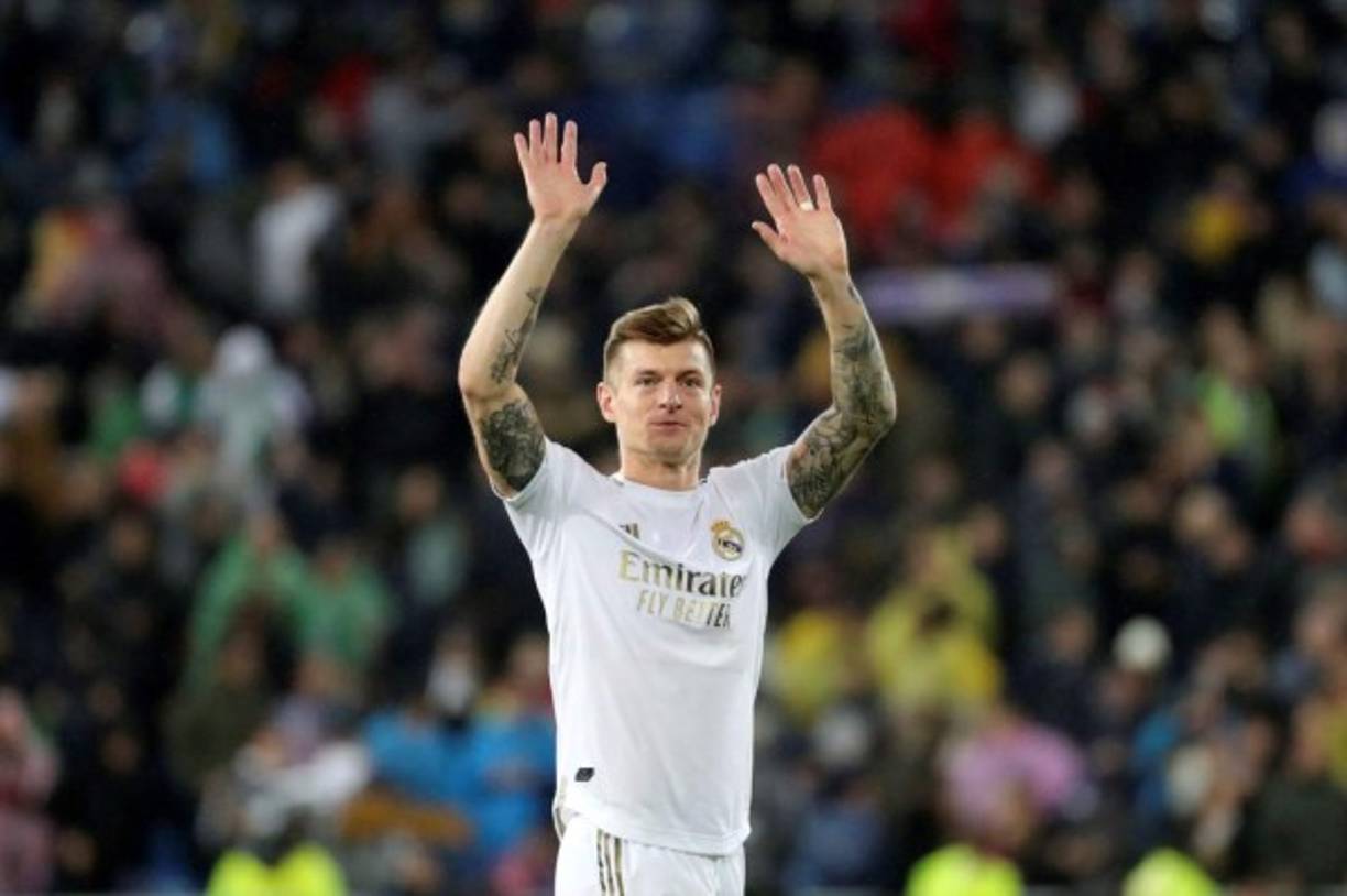 Toni Kroos, reiteró, en una entrevista con Eurosport, su intención de terminar su carrera en el Real Madrid y descartó que al finalizar su contrato en 2023 se marche a China o a otra liga. “Tengo el propósito de estar aquí esos tres años, entonces tendré 33 años y será un buen momento para pensar cómo me siento y si quiero seguir jugando”, dijo,