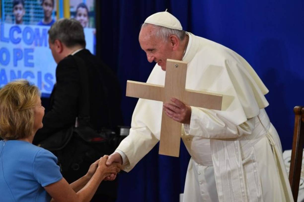 El papa Francisco recibió varias muestras de cariño en la comunidad de Harlem en Nueva York.