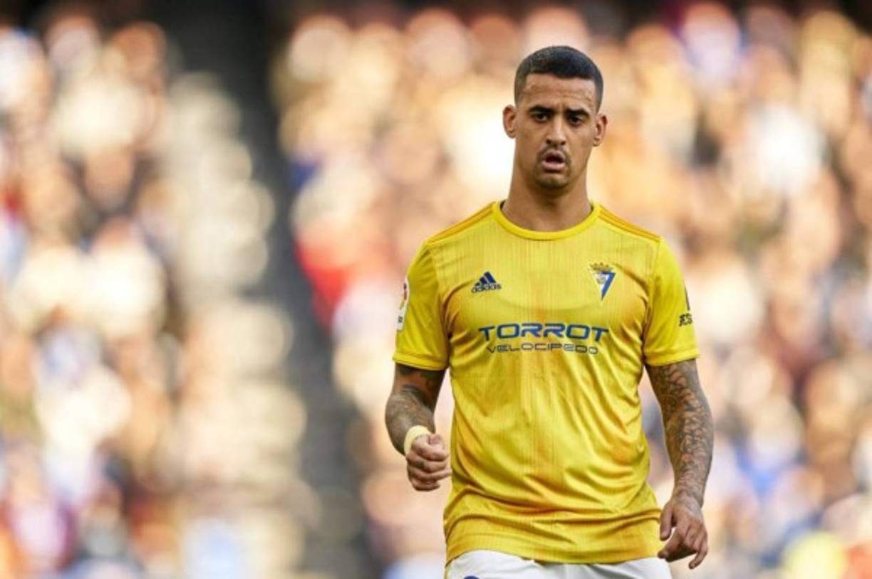 El Cádiz del 'Choco' Lozano continúa armándose para la próxima temporada. El equipo amarillo se aseguró el vínculo con el delantero español Nano Mesa para las próximas cuatro temporadas, debido a que el Eibar no contará con el delantero, a pesar de que se reserva el 50% del total de una posible futura venta.