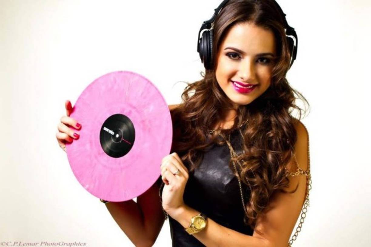 Carolina Zavala, la DJ hondureña fue la primera mujer y latina que animó el Juego de las Estrellas de la NBA.