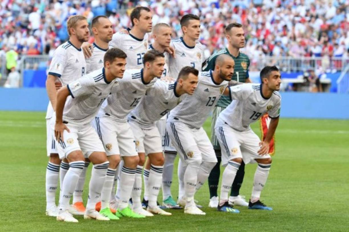 La selección de Rusia fue la primera clasificada a octavos de final. Lo logró tras vencer a Egipto en la segunda fecha.