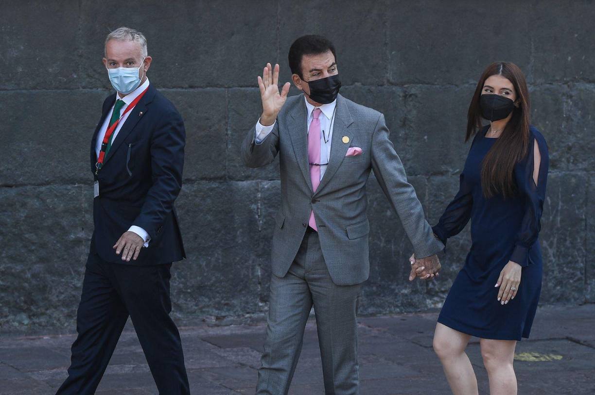 3. “Ni Xiomara ni yo compitiendo individualmente (debido al fraude que ambos sufrimos en 2013 y 2017) hubiésemos alcanzado la presidencia en 2021. Era necesaria la alianza para evitar un nuevo fraude del dictador”. 