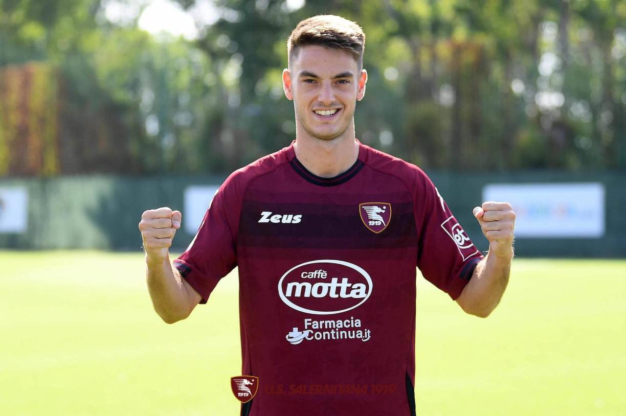 OFICIAL: La Salernitana ha fichado al mediocentro italiano Giulio Maggiore, llega procedente del Spezia. Firma hasta junio de 2026.
