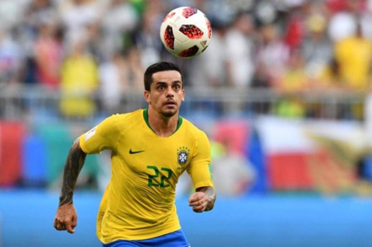 Fagner será el titular por la lateral derecha.