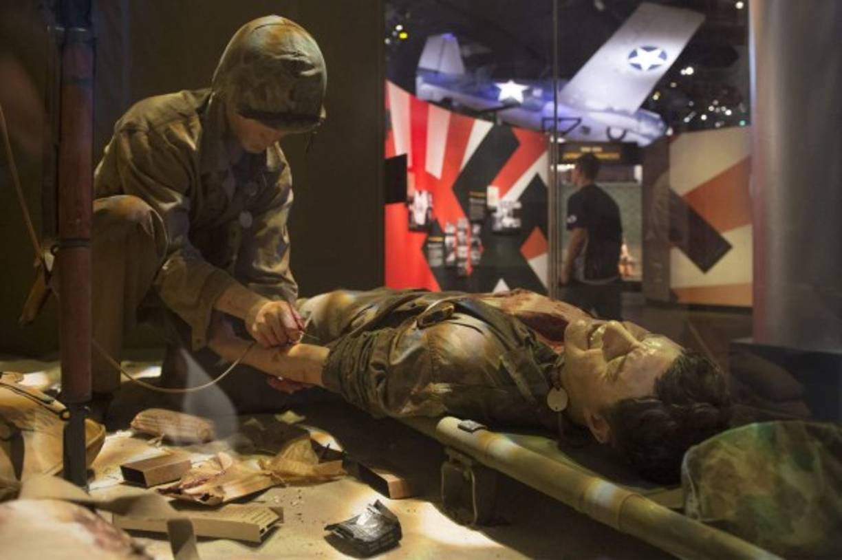 Estados Unidos rindió homenaje hoy en el día de los Veteranos a aquellos que han servido en el ejército de ese país. En la foto se muestra una de las obras exhibidas en el Museo de los Veteranos en Triangle, Virginia.