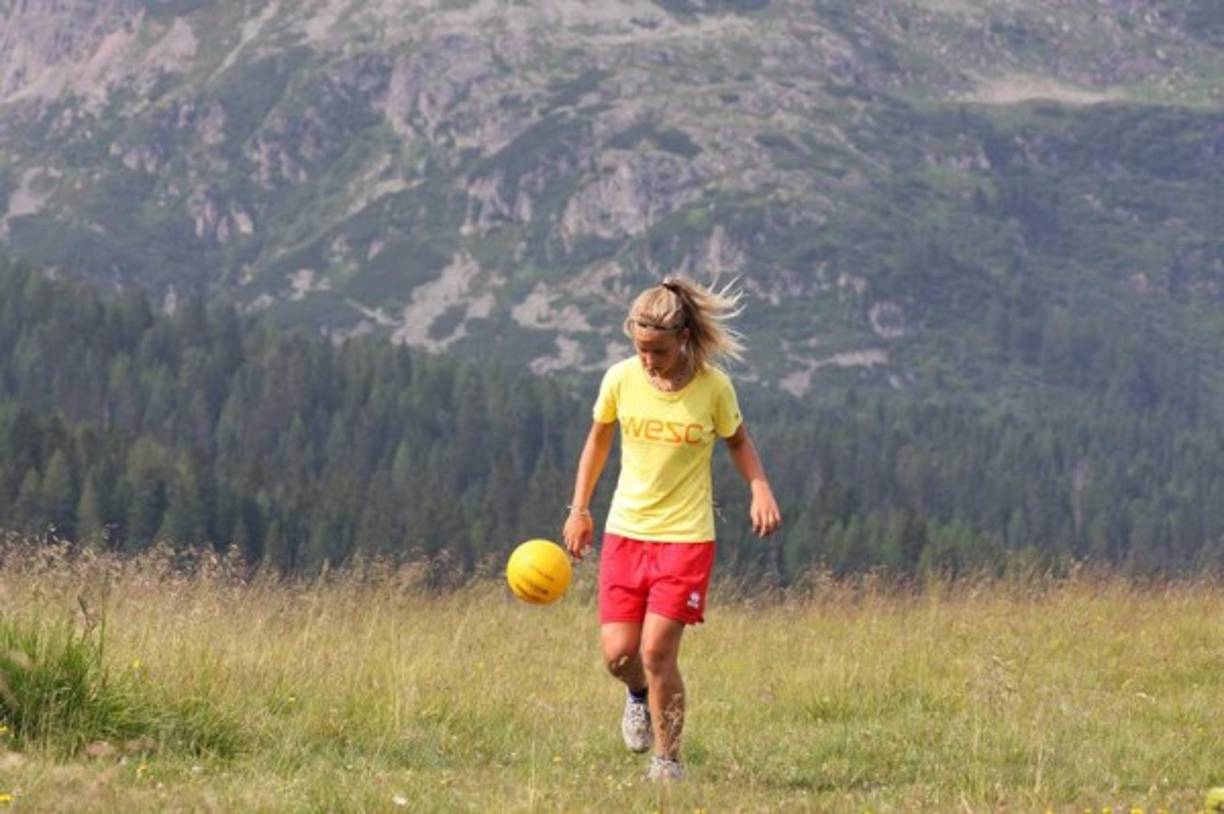 “Tu sueño continuará viviendo a través de las tantas chicas enamoradas del futbol”, escribió en sus redes sociales, la Liga femenil del futbol italiano, como muestra de sus condolencias sobre la muerte de Verena.
