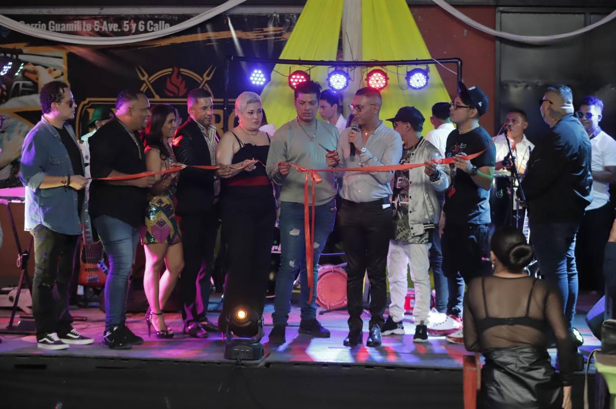 El Festval Nacional de Artistas Independientes se realizó gracias al trabajo de Vintage Travel Agency y Restaurante Los Aleros. 