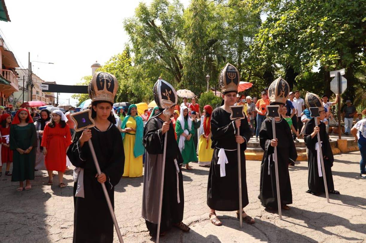 Viacrucis en Trinidad, Santa Bárbara. Fotografía: La Prensa / Melvin Cubas