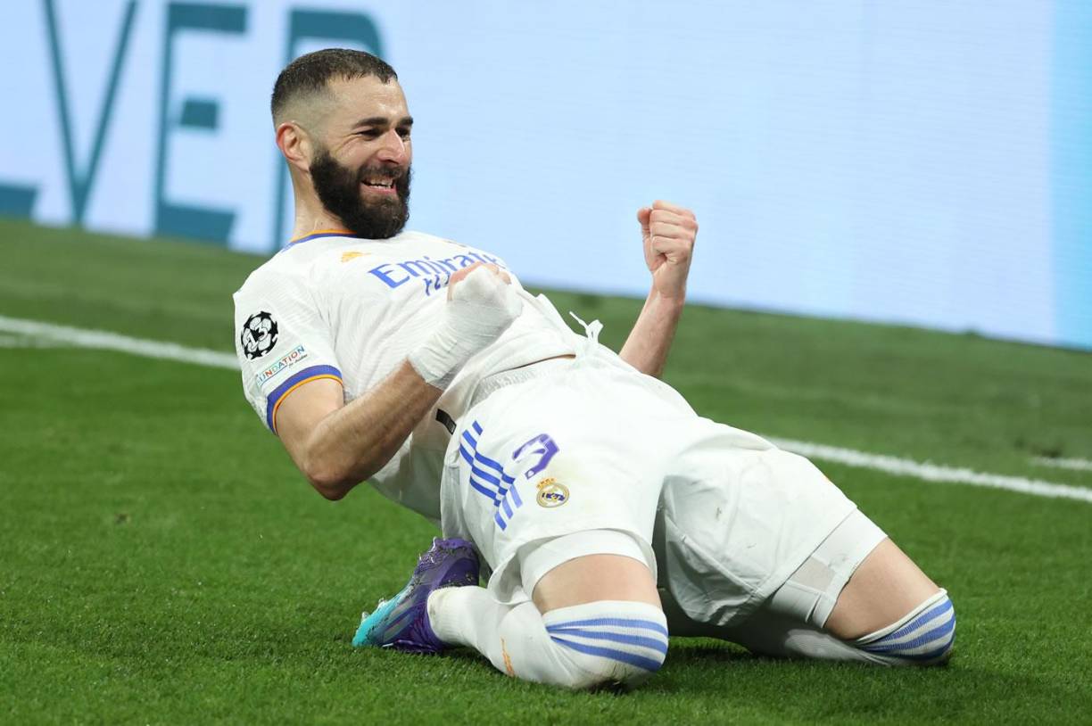 La euforia de Benzema tras su segundo gol del partido ante el PSG.