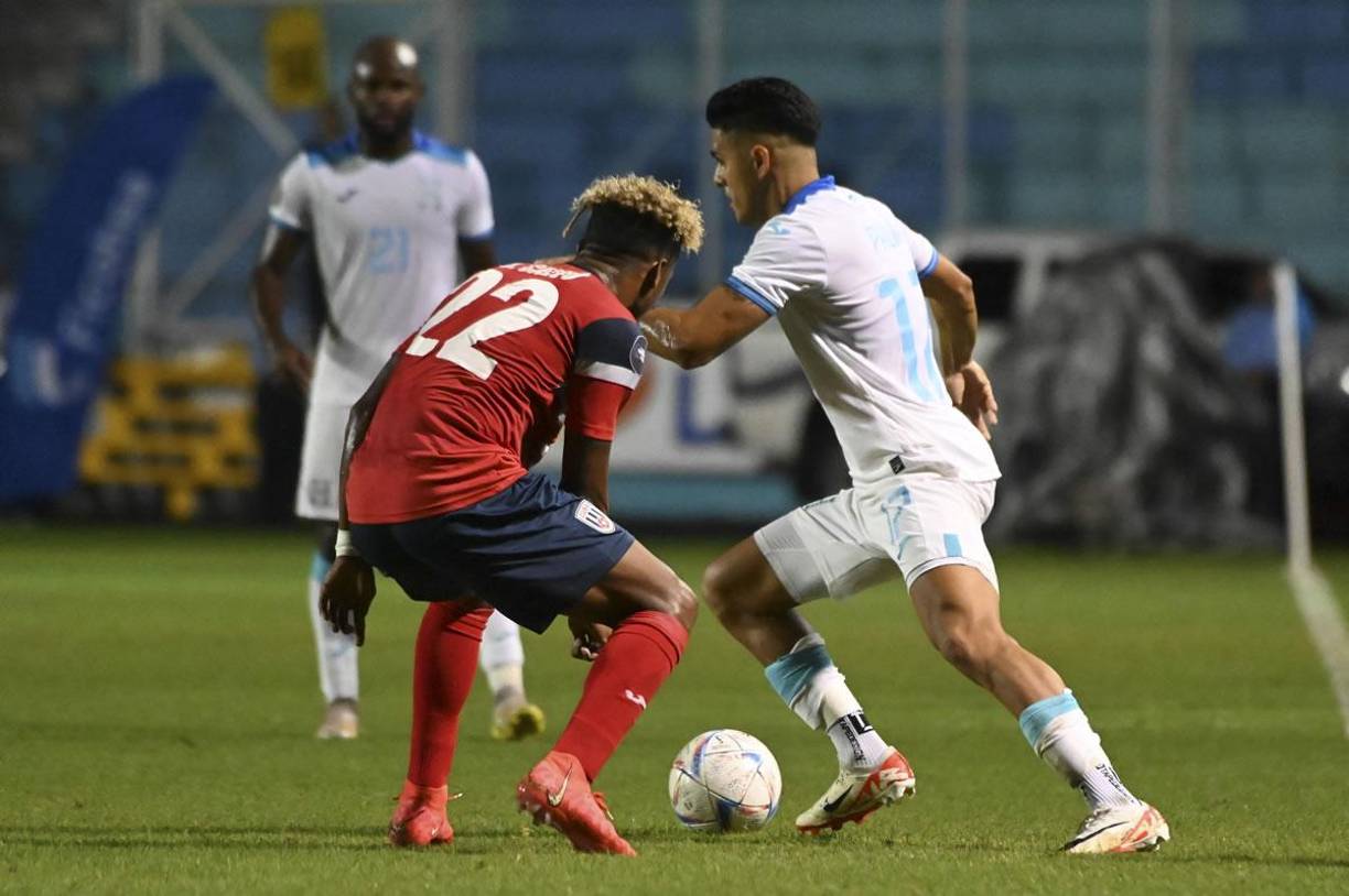 Luis Palma estuvo activo en el primer tiempo, buscó el gol con disparos desde fuera del área, pero no pudo. Eso sí, dio la asistencia para el tanto de Denil Maldonado.