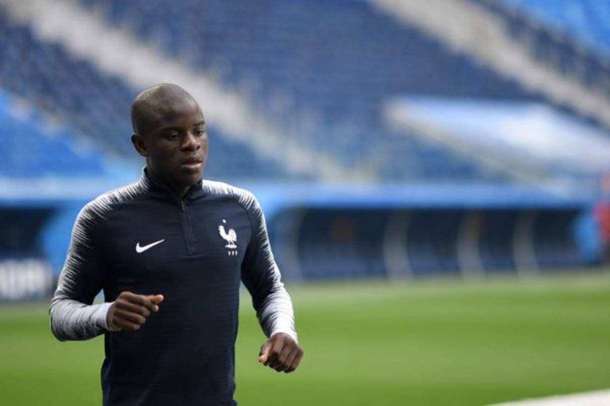 N'Golo Kanté: Fue pieza clave de Francia para la conquista de la Copa del Mundo y sorpresivamente el volante de contención no es incluído en la Fifa en el 11 ideal.