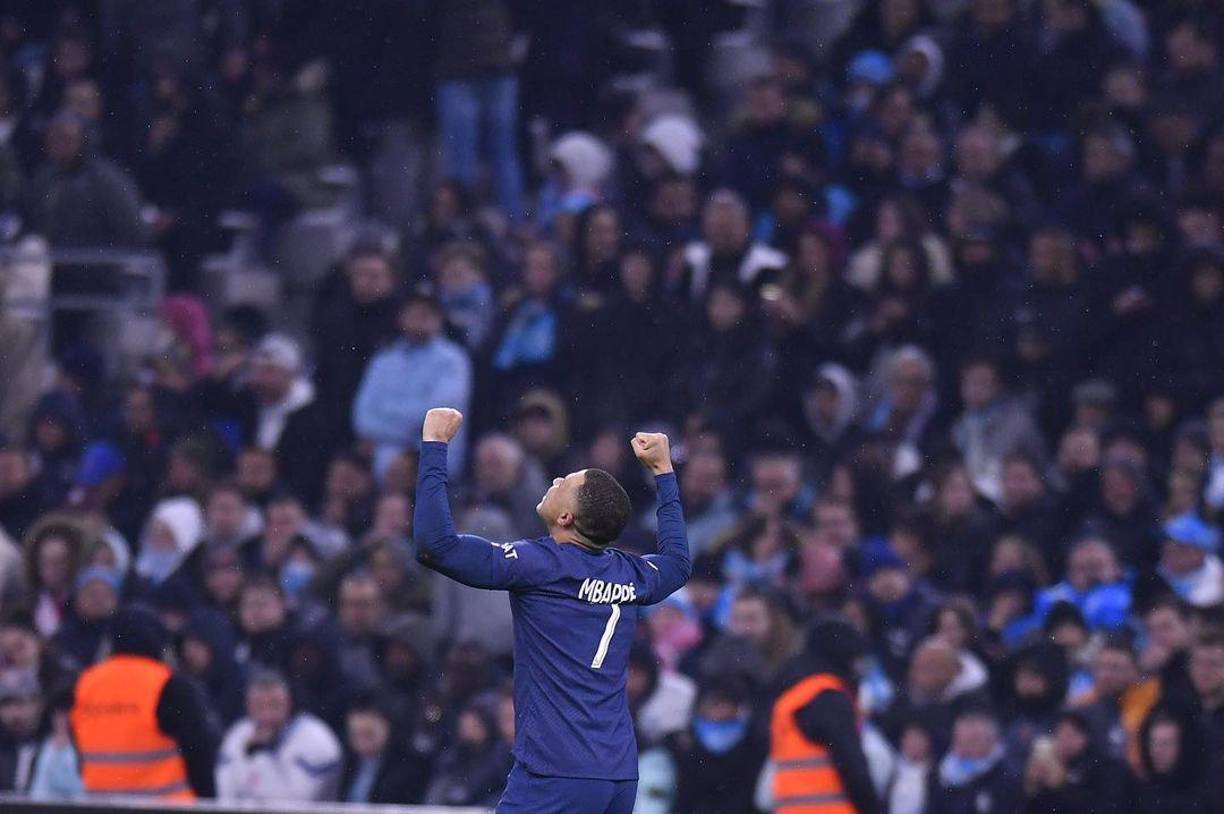 Tras esa reunión, el futbolista francés regresó a los entrenamientos el pasado domingo tras varias semanas entrenando con los descartes.