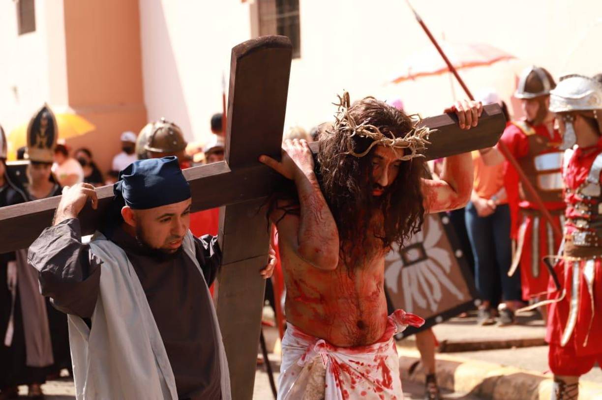 Viacrucis en Trinidad, Santa Bárbara. Fotografía: La Prensa / Melvin Cubas. 