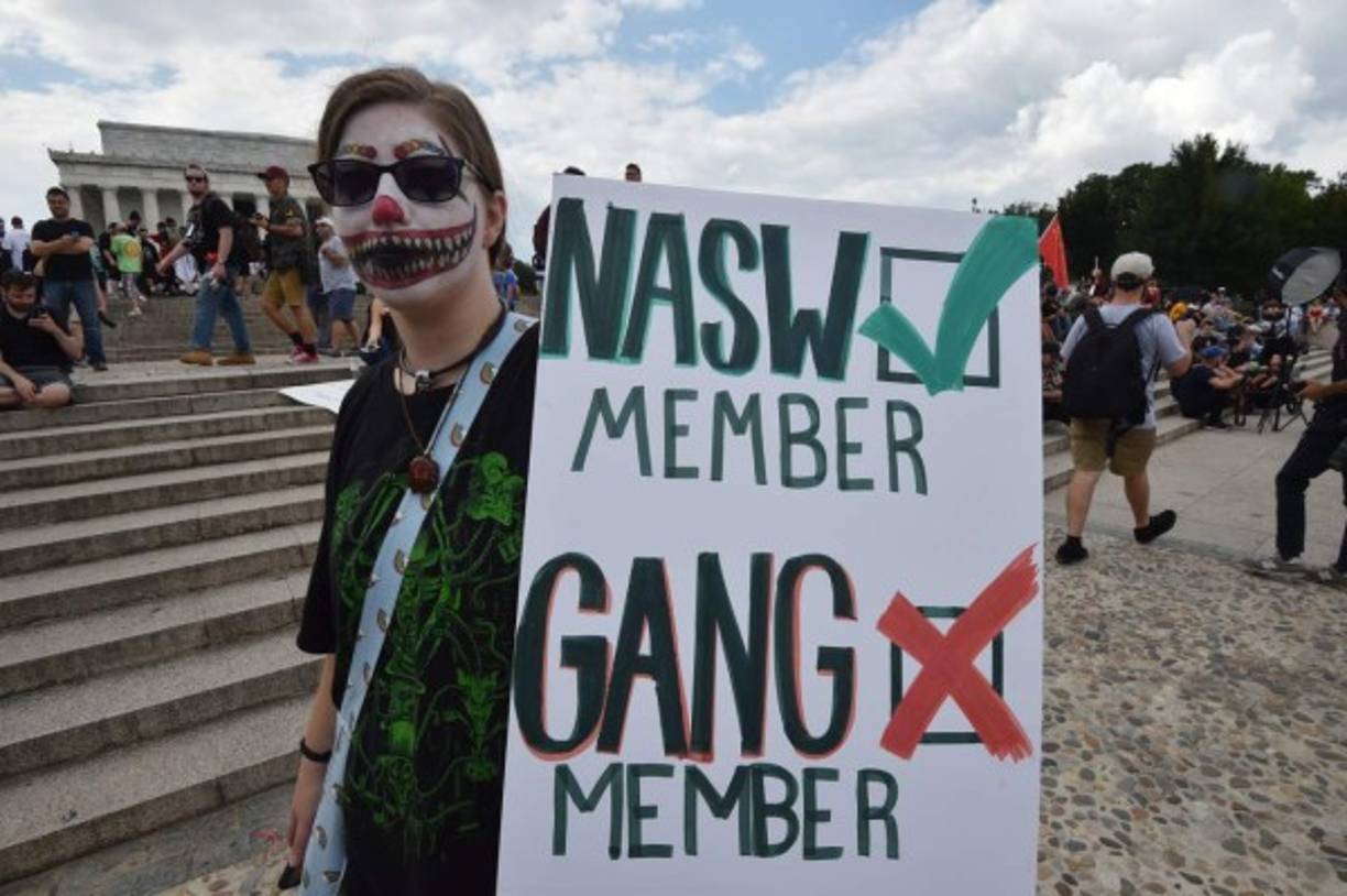 EUA. protesta en el lincoln memorial. Fan del dúo de rap Insane Clown Posse, en protesta porque el FBI clasifica al movimiento como pandilla.