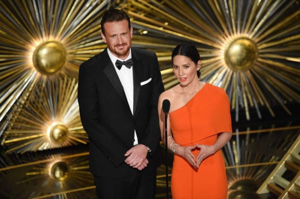 Jason Segel y Olivia Munn.
