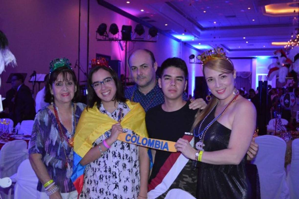 Golda Bouzas, Alejandra, Edwin, Juan José y Constanza López.