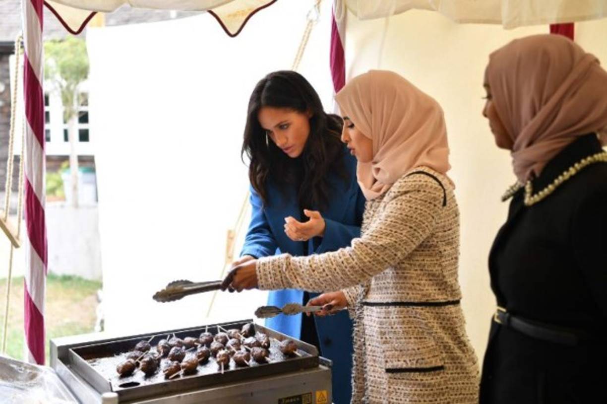 'Inmediatamente me sentí conectada a esta cocina comunitaria; es un lugar donde las mujeres pueden reír, hacer su duelo, llorar y cocinar juntas', escribió Meghan Markle en el prefacio del libro que llegará a las librerías esta semana.