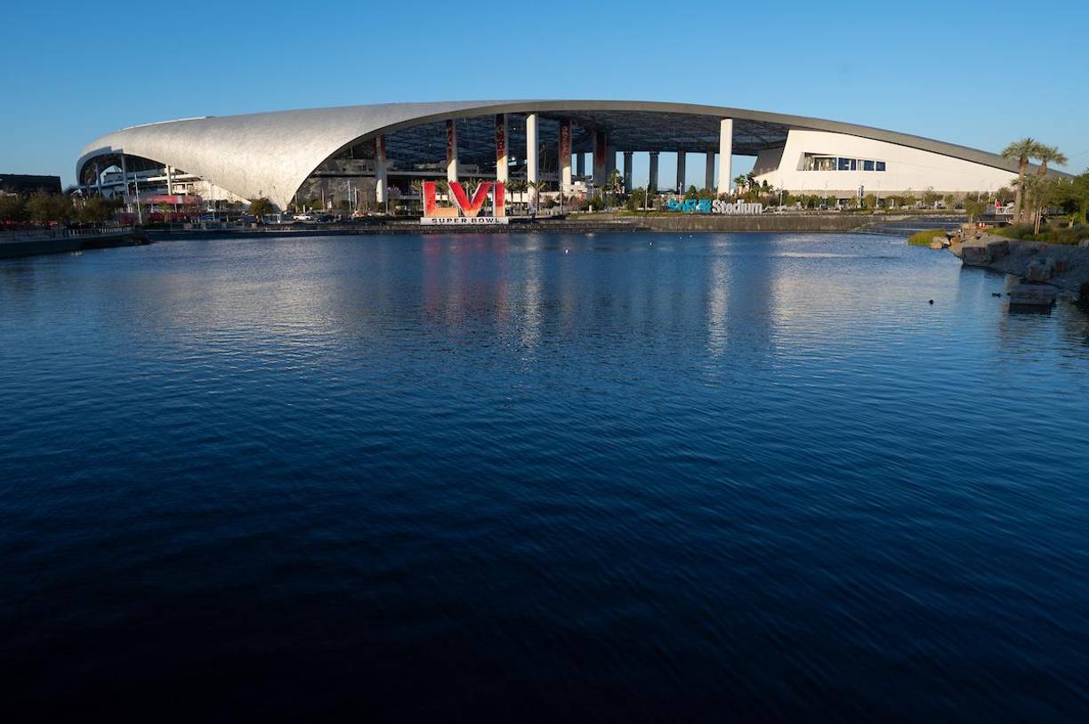  El estadio tiene cupo para 70 mil personas, con aforo ampliable a 100 mil asientos para otro tipo de eventos ajenos al futbol americano.