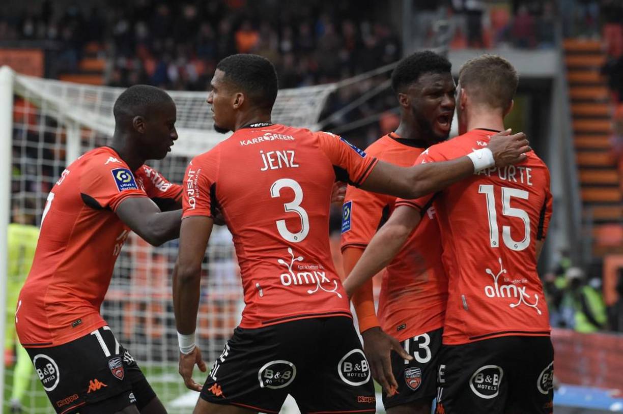 Julien Laporte del Lorient anotó el gol del empate y evitó que el tanto de Alberth Elis le diera la victoria al FC Girondins de Burdeos.