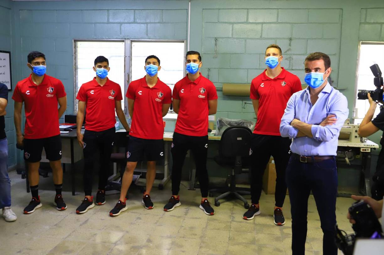 Un niño los sorprendió: La visita del Atlas a la Fundación Teletón