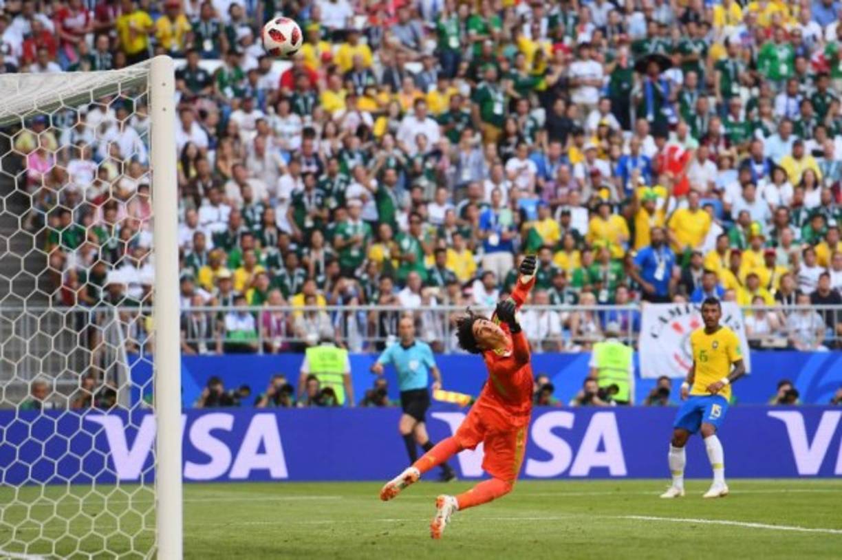 El portero mexicano Guillermo Ochoa se retiró con la mayor cantidad de atajadas de Rusia: Tapó 25 tapadas. Foto AFP