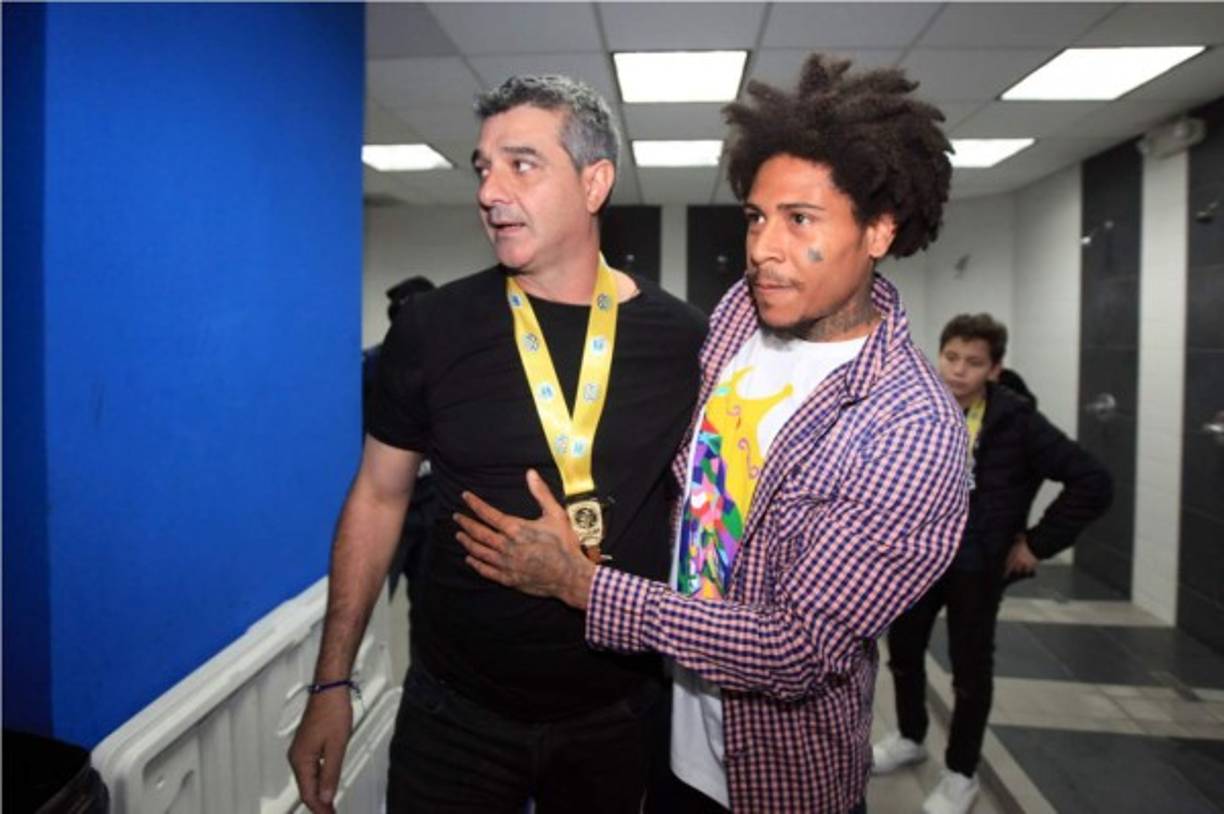 Henry Figueroa se marchará al extranjero ya que tiene dos ofertas, confirmó el Motagua. El defensa le dio un emotivo abrazo a Diego Vázquez.