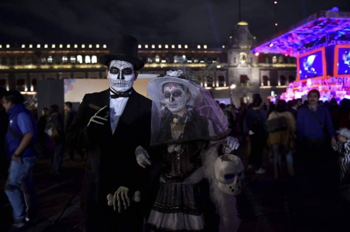 La Catrina, originalmente llamada La Calavera Garbancera, es una figura creada por José Guadalupe Posada y que arraiga una de las principales tradiciones mexicanas, la celebración del día de muertos.