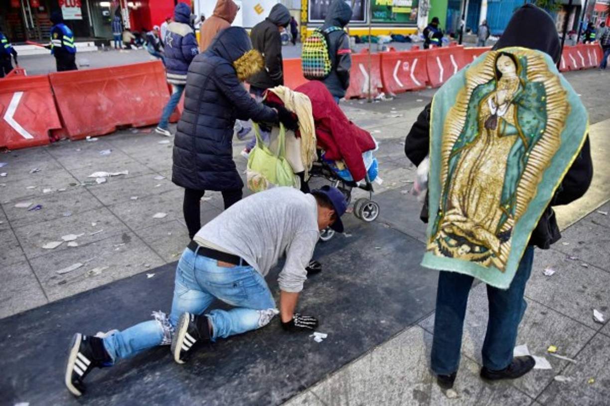 De acuerdo con la tradición, la virgen se le apareció a este indígena varias veces en 1531, la última el 12 de diciembre de aquel año. Miles de penitentes cumplieron hoy sus promesas.