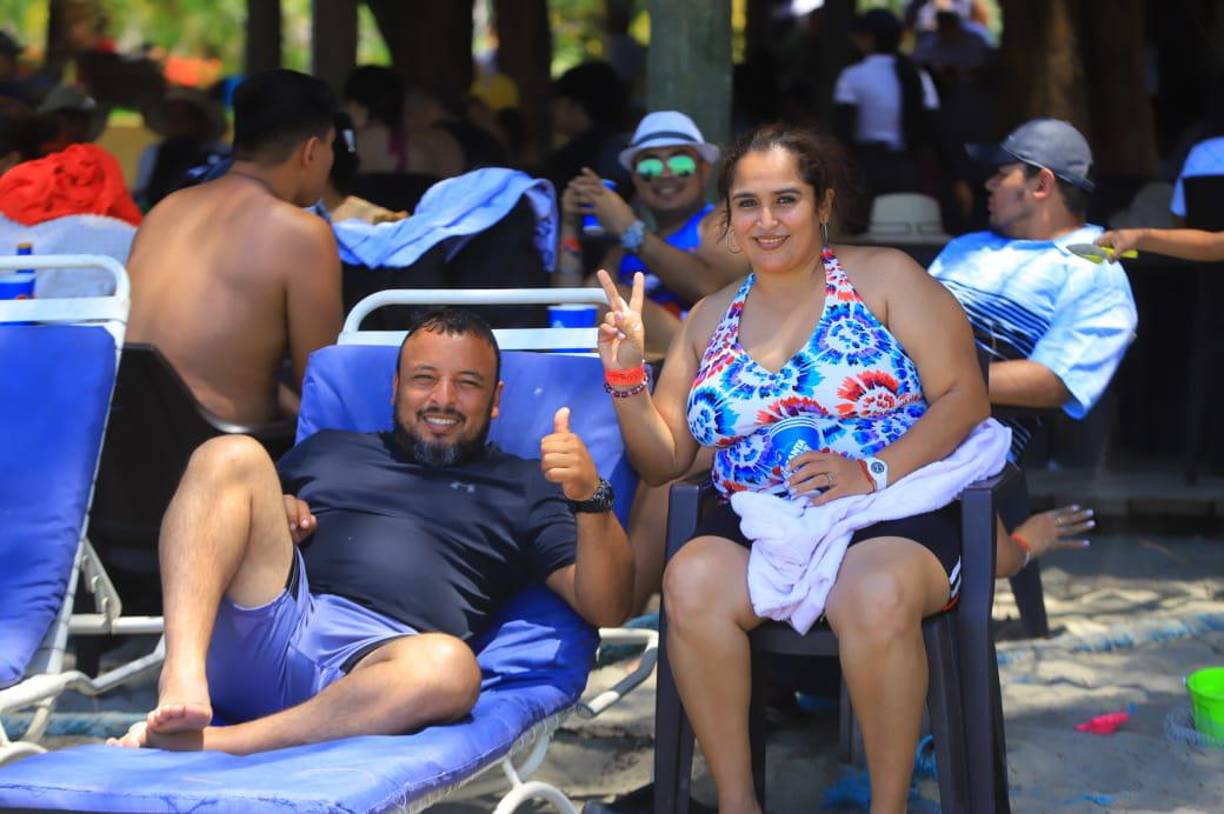 Fotos: Playas de La Ensenada atraen a miles este Viernes Santo