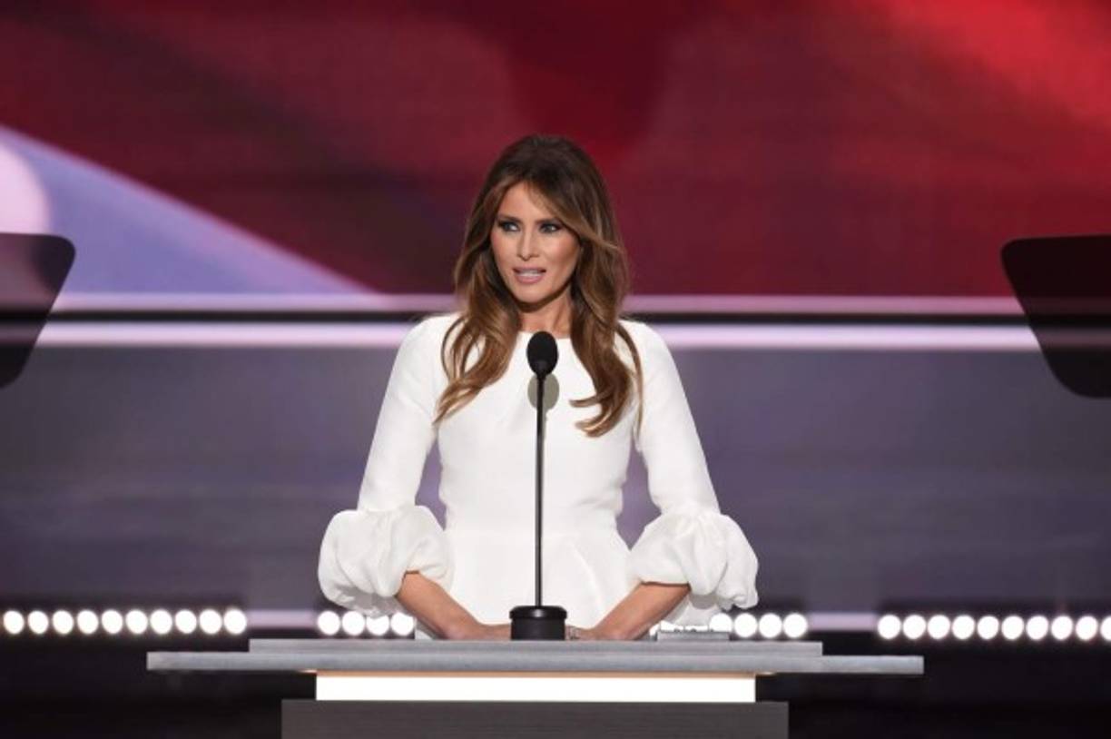 Así, toda la atención de los medios de comunicación y de las redes sociales se volcó sobre Melania, un 'ruido' tan molesto que el equipo de comunicación de la campaña de Trump se vio en la necesidad de difundir una 'aclaratoria', que apunta a que el discurso no fue plagiado.