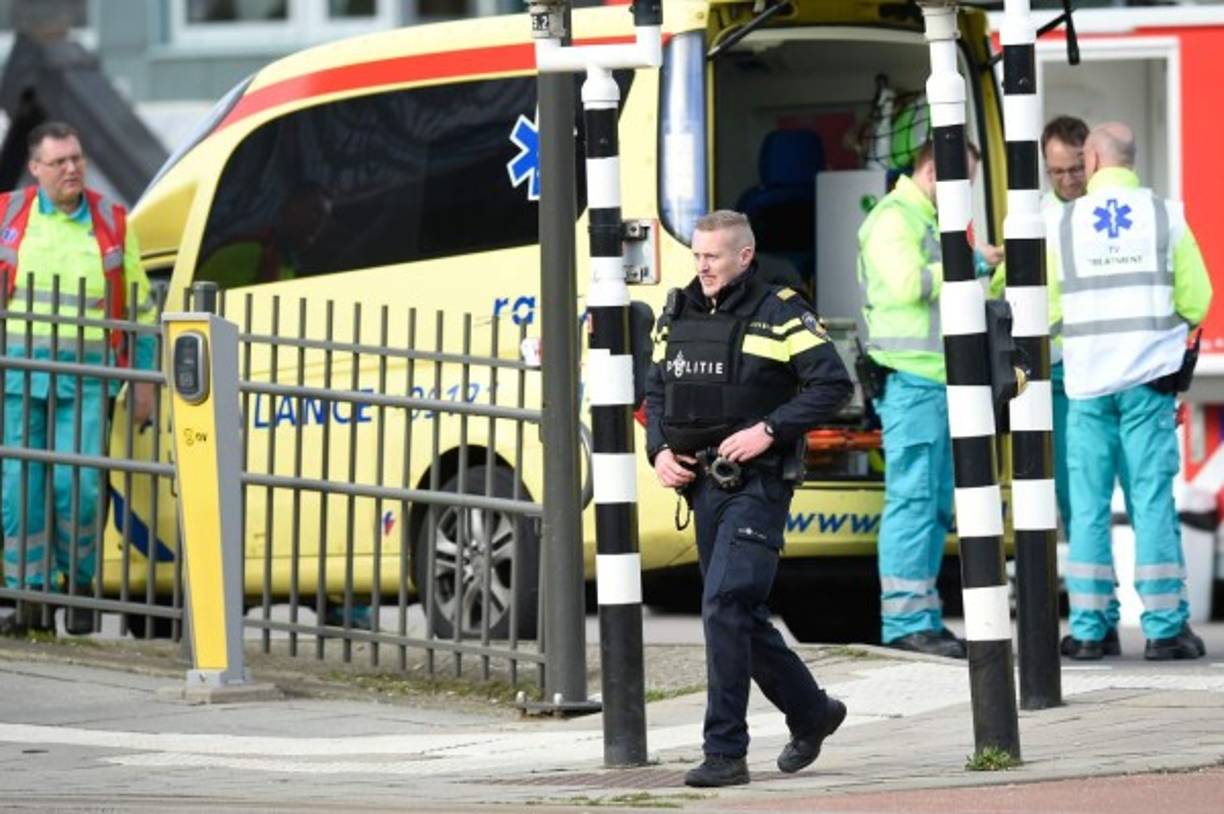 Las mezquitas de la ciudad fueron cerradas, afirmó la agencia de noticias ANP. El tiroteo se produce pocos días después de que 50 personas murieran en un ataque a dos mezquitas en Nueva Zelanda.