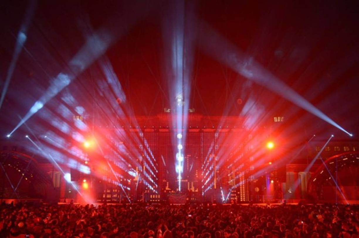 Los asistentes al evento disfrutaron de la presentación de varios artistas nacionales e internacionales así como de un impresionante show de luces.