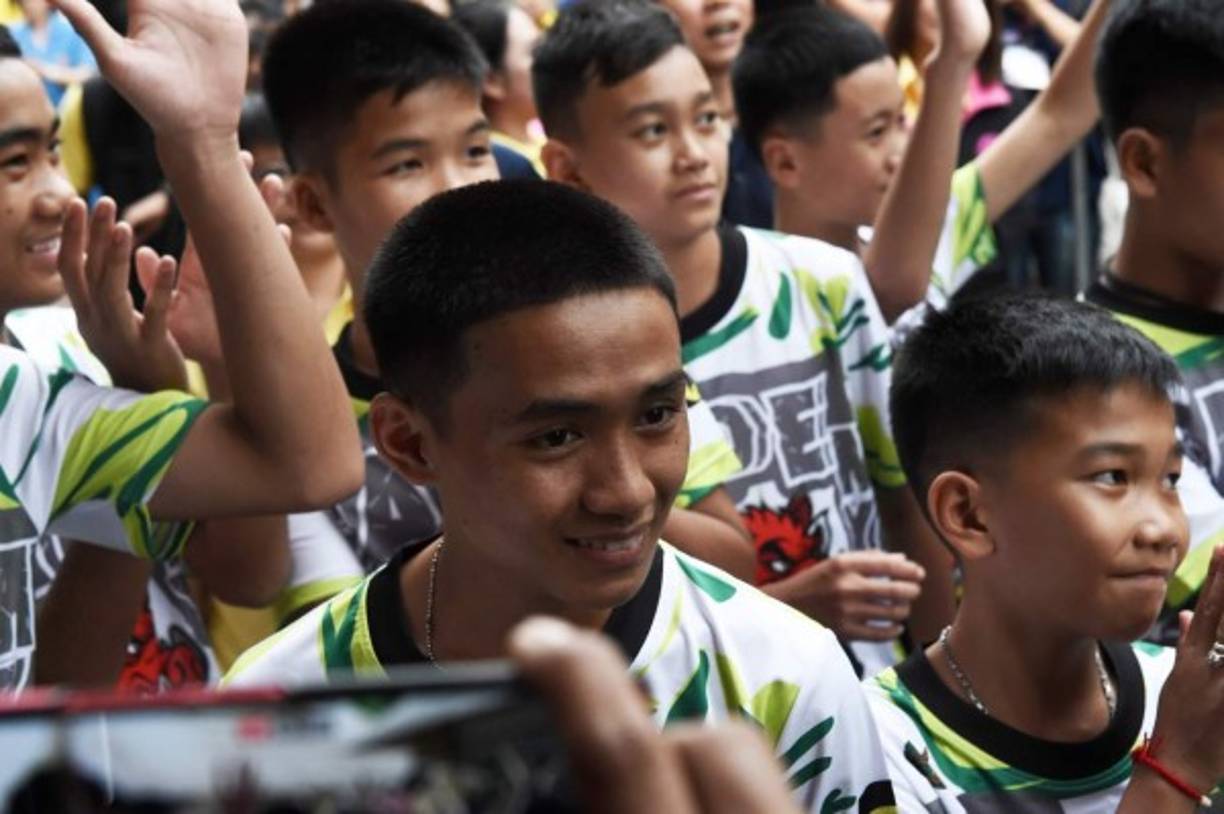 Cavaron en busca de un escape y para encontrar lugares seguros donde dormir, según contó uno de los 'jabatos', y añadió que avanzaron 'tres o cuatro metros'.