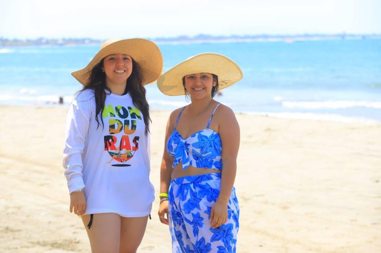 Fotos: Playas de La Ensenada atraen a miles este Viernes Santo