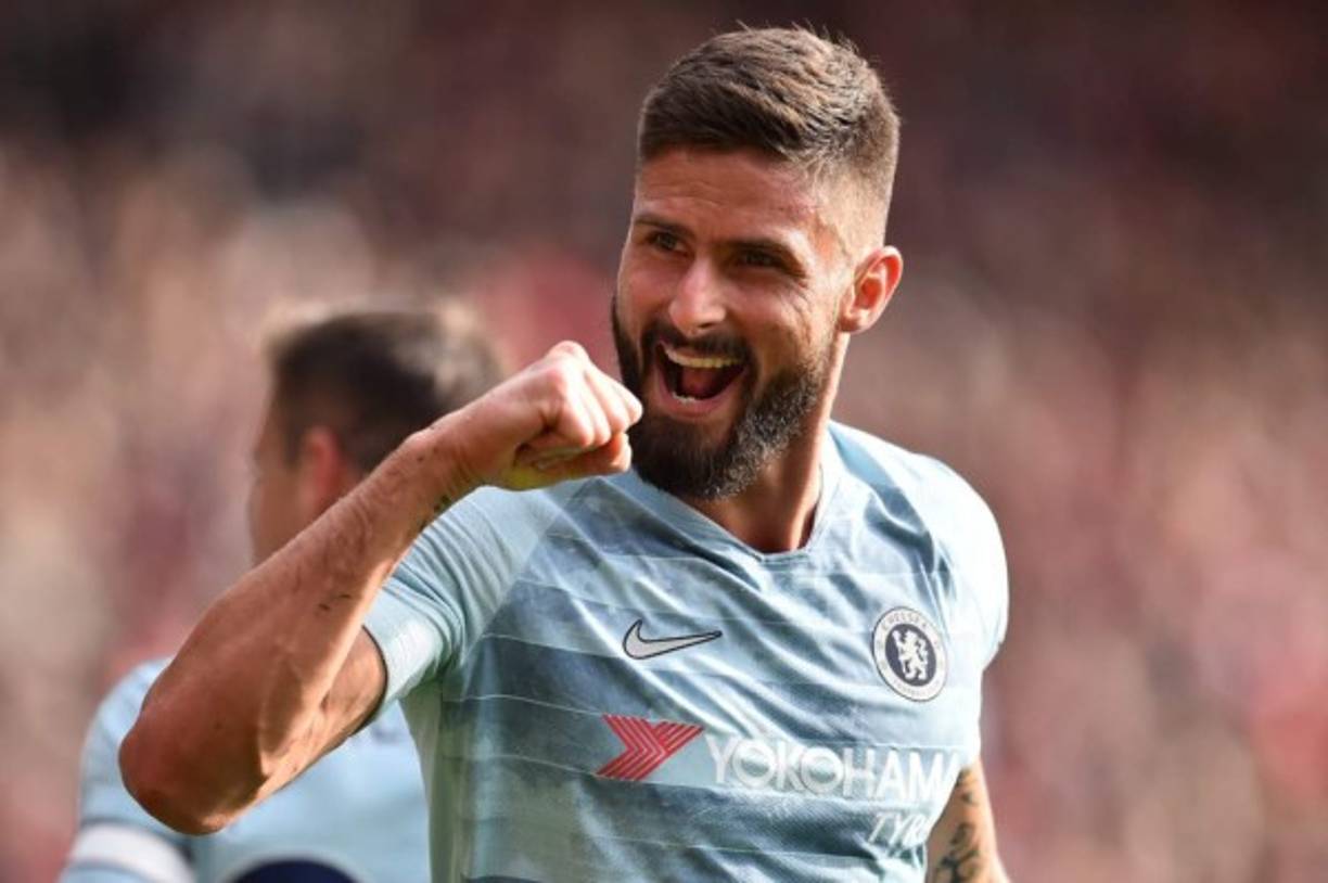 El futbolista francés Olivier Giroud, que actualmente juega con Chelsea F.C. de la Premier League de Inglaterra, hizo declaraciones en noviembre torno a la dificultad que atraviesan los atletas en hacer pública su homosexualidad en ese entorno, debido a la gran homofobia que reina tanto en compañeros como dentro de la fanaticada. “Es imposible mostrar tu homosexualidad en el fútbol”, dijo.