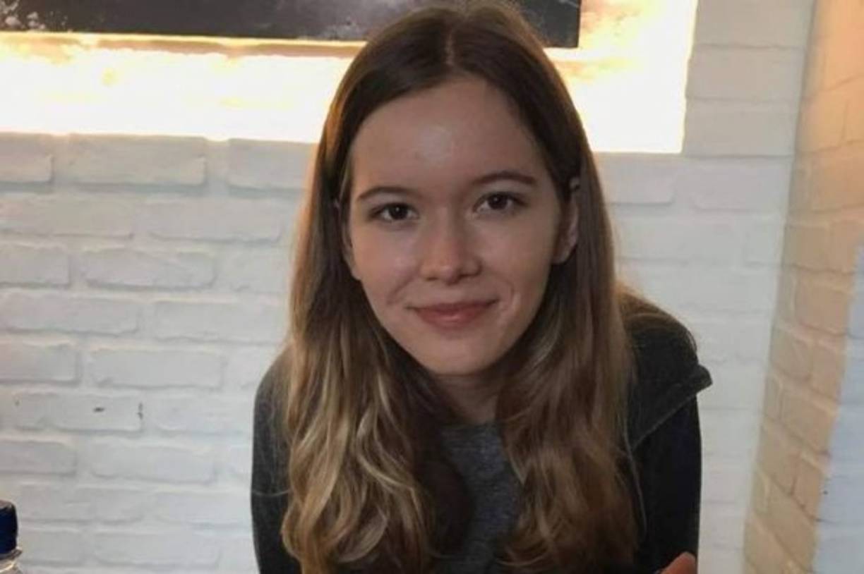 Tras el ataque, la joven fue trasladada a un hospital en Nassau donde fue declarada muerta, informó la policía local.