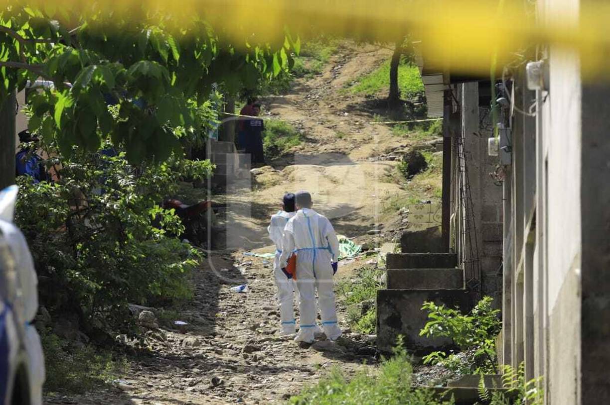 Masacre en San Pedro Sula deja cinco hombres muertos. Fotografía: La Prensa. 