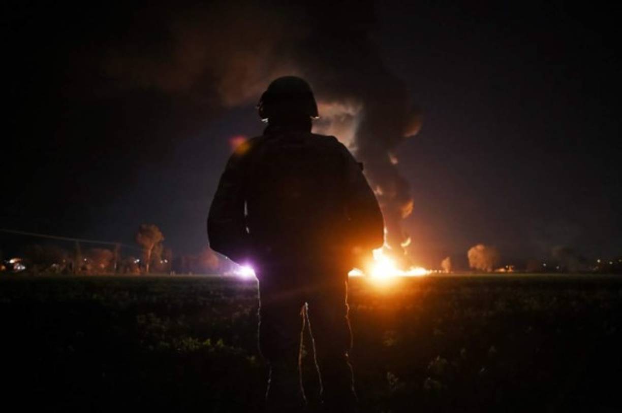 El incendio de un ducto de gasolina el viernes en México mientras era saqueado por decenas de personas provocó al menos 66 muertos y 74 heridos, en momentos en que el gobierno lidera una estrategia nacional para combatir este delito.