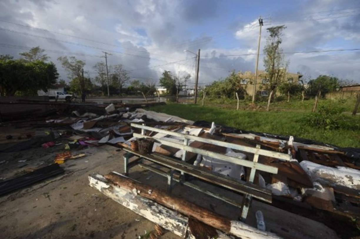 En el sur de Sinaloa y el norte de Nayarit se desplegaron militares que se encargarán de limpiar caminos obstaculizados y, en caso de ser necesario, preparar alimentos para las poblaciones afectadas y ofrecer consultas médicas.