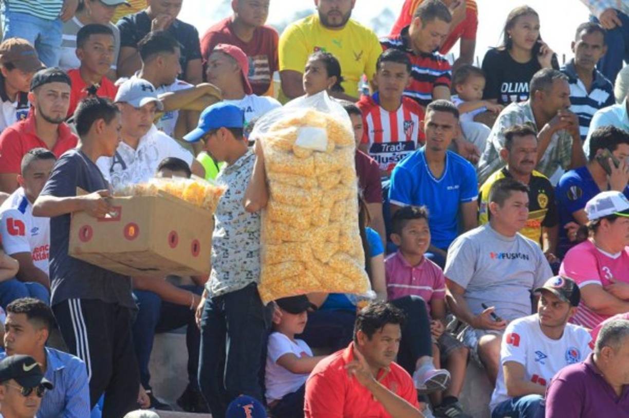 La afición se hizo presenta al estadio de Danlí para disfrutar del Real de Minas vs Olimpia.<br/>