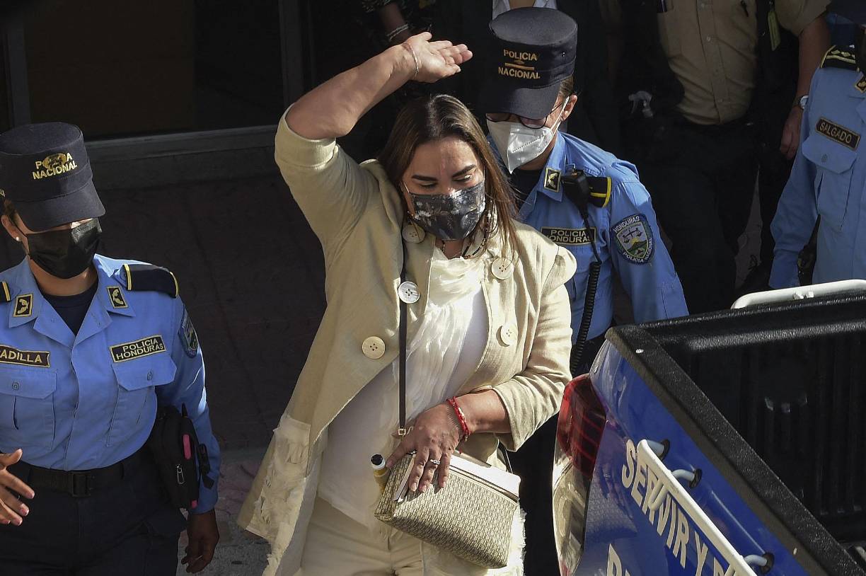 ¿Qué sigue después de enviar a la cárcel a la ex primera dama Rosa Elena de Lobo?