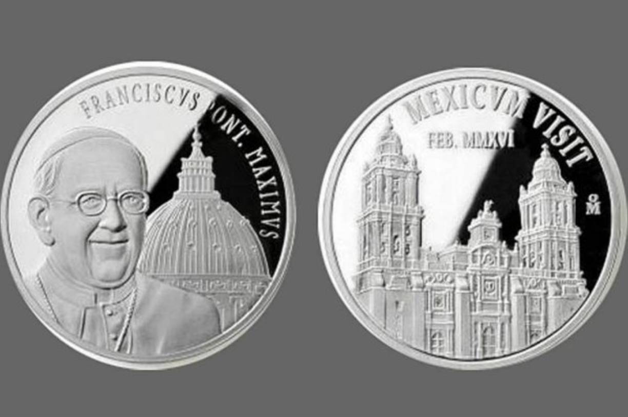 - 100.000 monedas -<br/><br/>Fueron mandadas a hacer por la alcaldía de Villavicencio para recordar la llegada de Francisco a la ciudad. Los metales, en color plata y con un diámetro de cuatro centímetros, tendrán en un lado la cara del pontífice y en el otro la fecha de su visita. <br/>