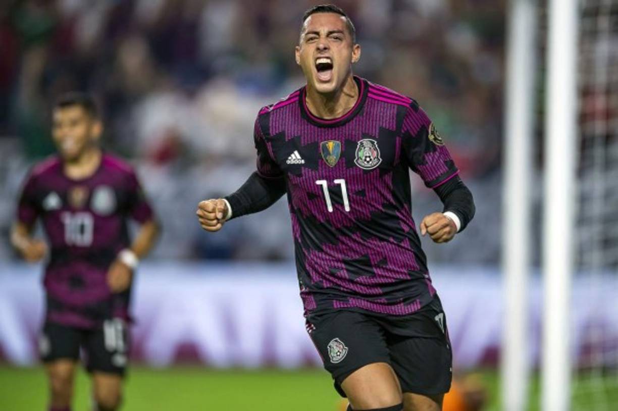 La euforia de Rogelio Funes Mori tras marcar el 1-0 de México contra Honduras.