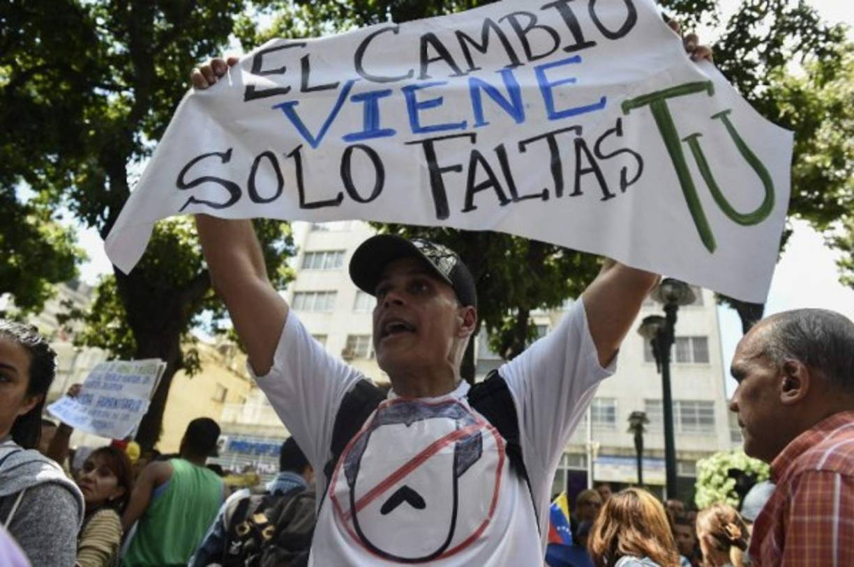Se esperan nuevas protestas para este domingo en Venezuela mientras aumenta la presión internacional contra Maduro.