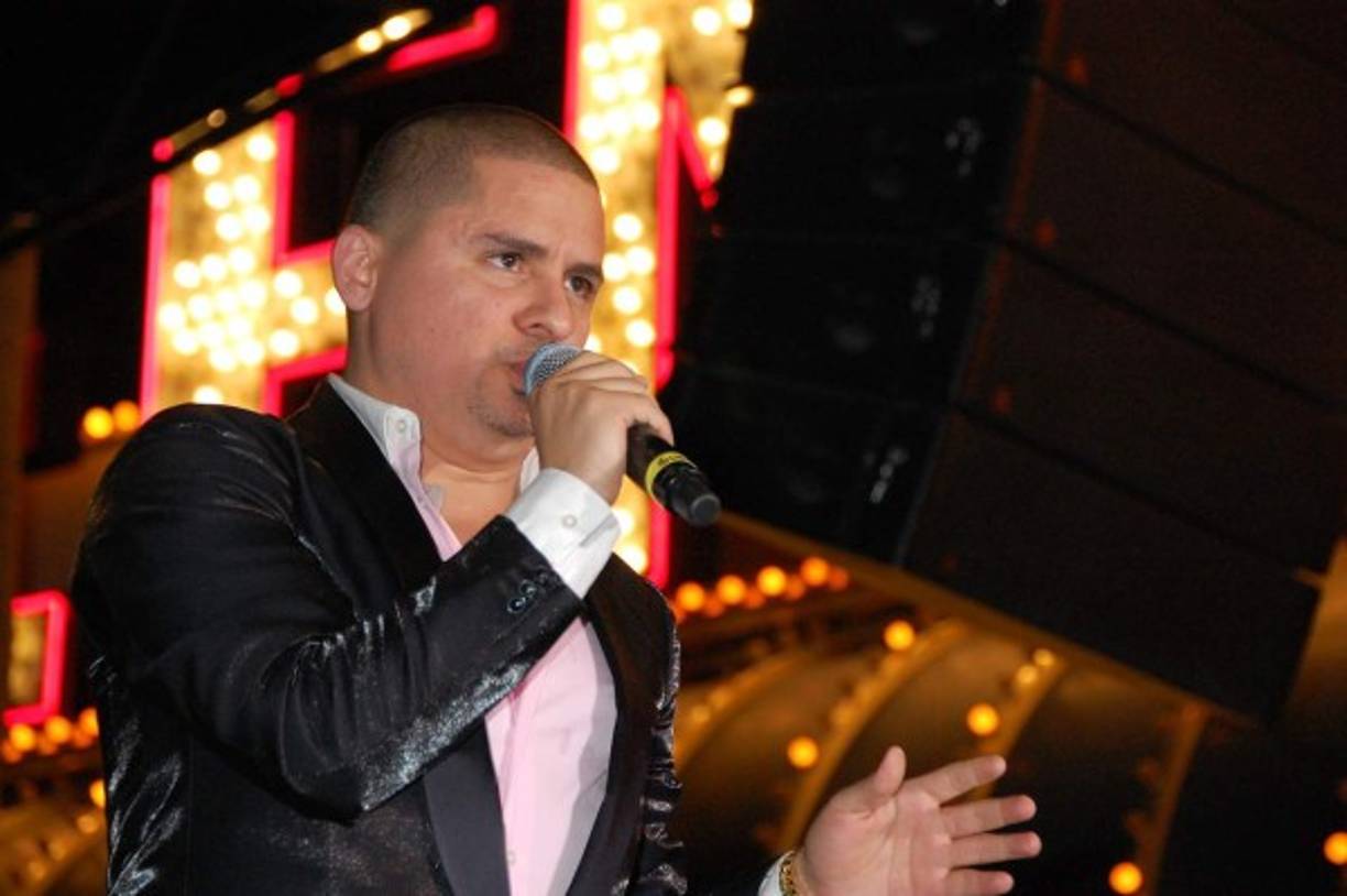 Parece que el cantante está viviendo un verdadero infierno.