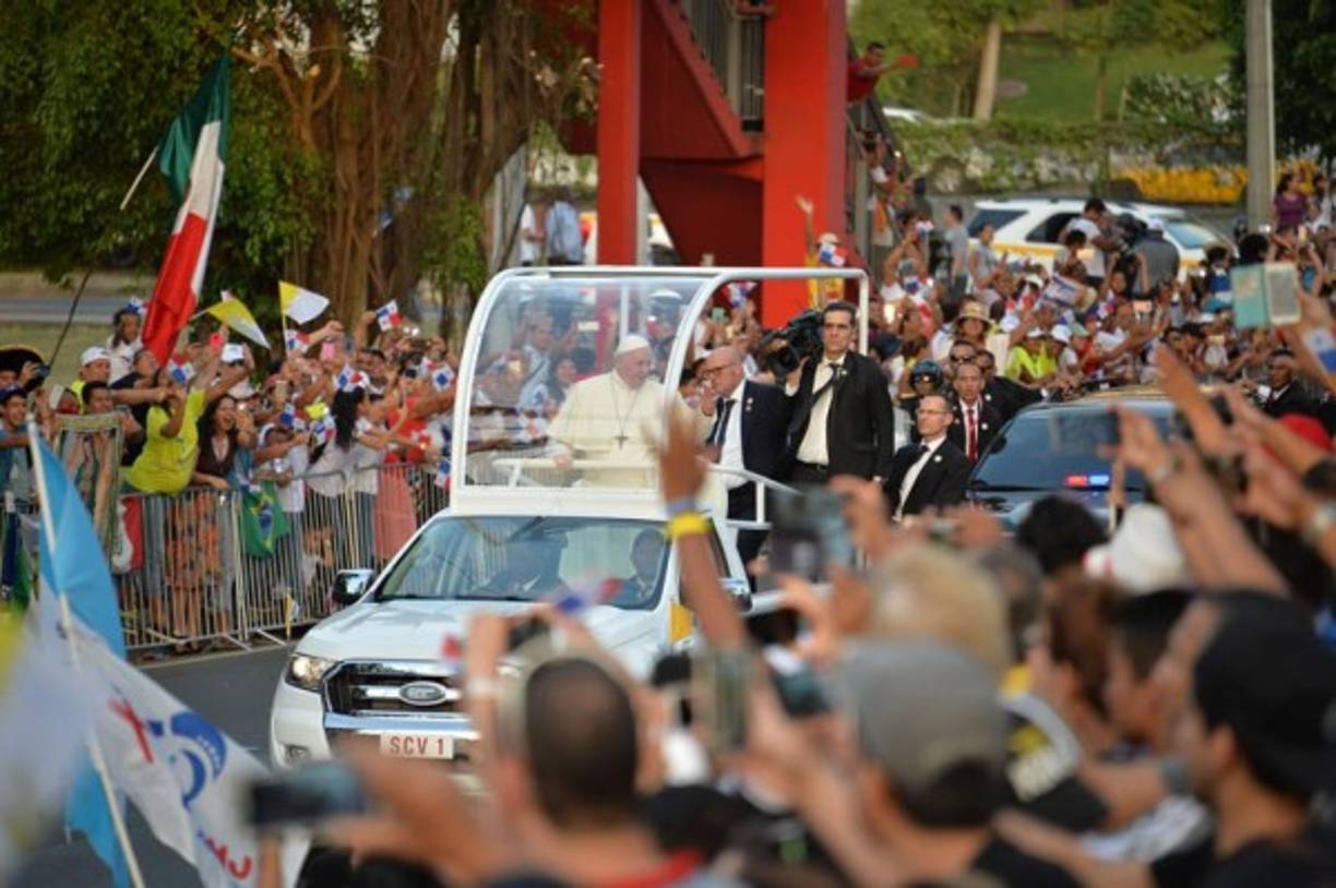 La cita coincide con la salida de una nueva caravana de migrantes centroamericanos que avanza rumbo al norte y con la insistencia del presidente de Estados Unidos, Donald Trump, por reforzar el muro fronterizo con México, un debate que mantiene parcialmente paralizado al gobierno estadounidense.