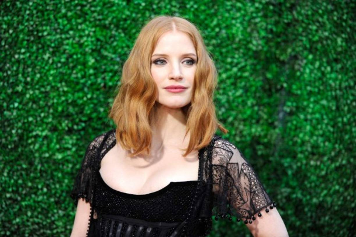 Su peinado impactó.