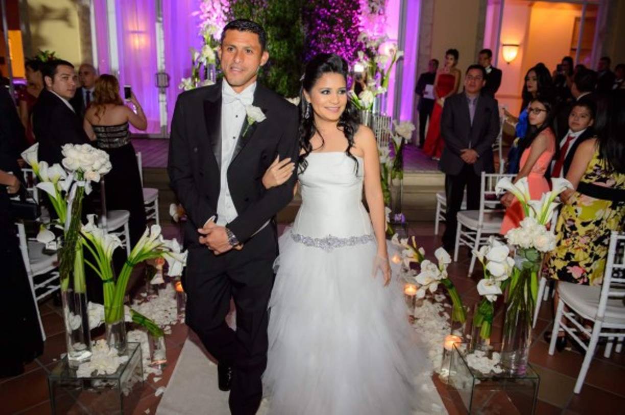 Mariangeles & Noel <br/>En 2016 hubo muchas bodas de futbolistas, pero la Valladares García fue simplemente excepcional. El glamur y la exquisitez destacaron en la cita.